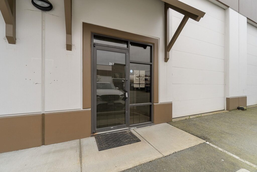 207-7261 River Place